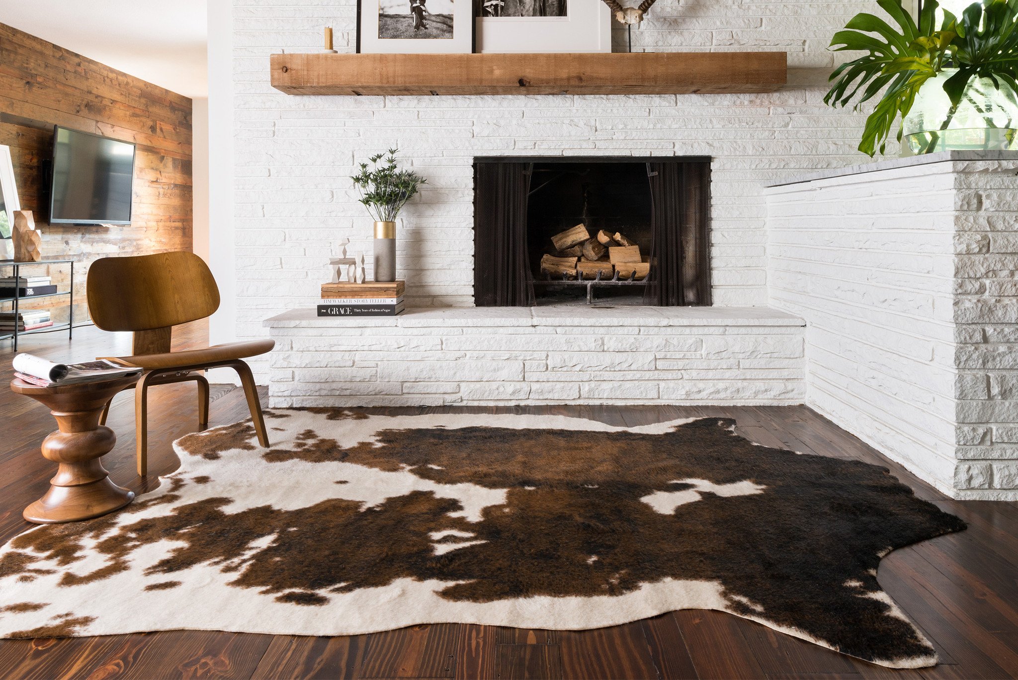 Cowhide Rugs Are a Addition to Every Home Entrepo