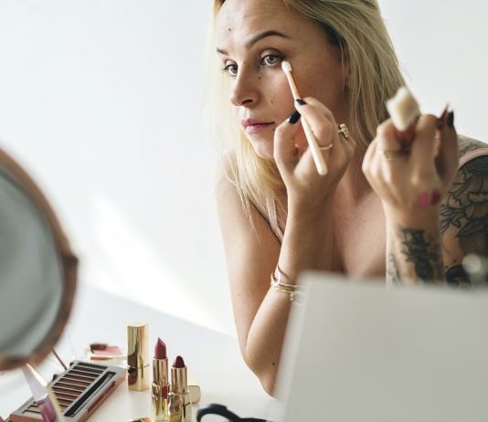 4 Best Eye Makeup Tricks